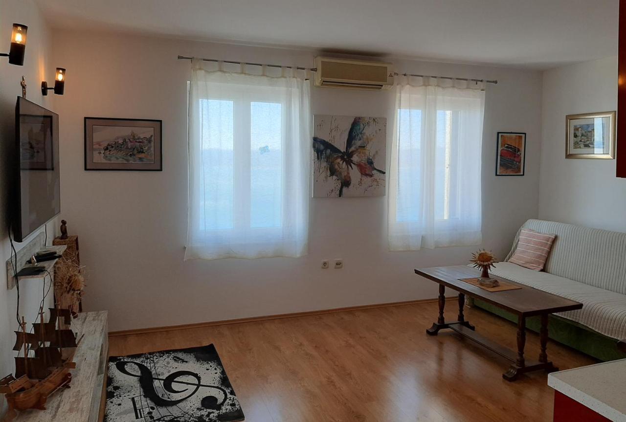 Kuca Za Odmor Leptiric Villa Pisak Exteriör bild